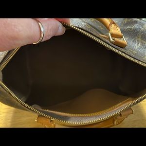 Louis Vuitton Speedy 30